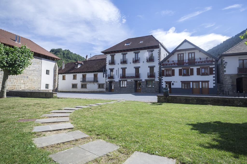 Hotel Rural Aunamendi Ochagavía Exterior foto