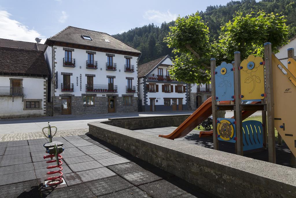 Hotel Rural Aunamendi Ochagavía Exterior foto